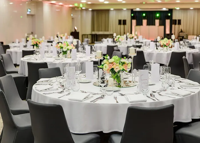 Courtyard By Marriott Warsaw Airport
